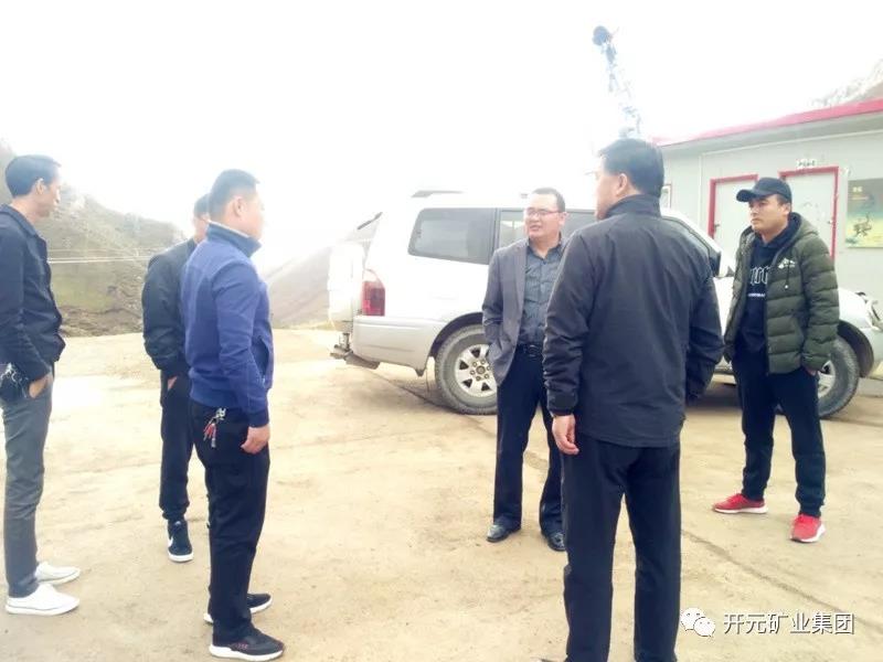 科學(xué)發(fā)展 統(tǒng)籌兼顧 穩(wěn)步生產(chǎn)│州、縣國土資源局領(lǐng)導(dǎo)赴興海銅鑫進(jìn)行年檢